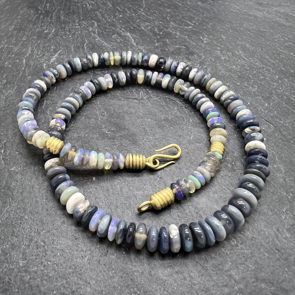 Steinkette-Opal-blau-verden