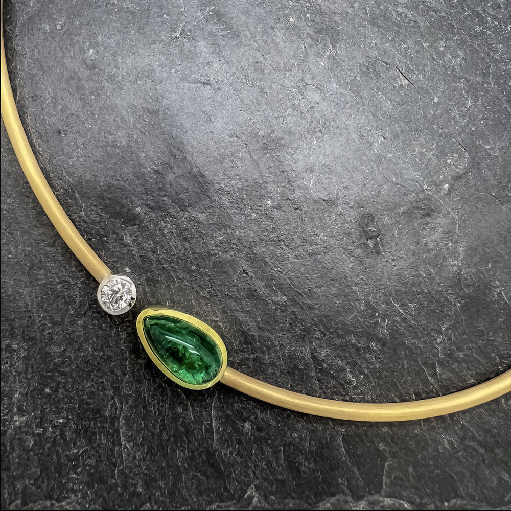 collier-mit-smaragd-und-brillant-verden